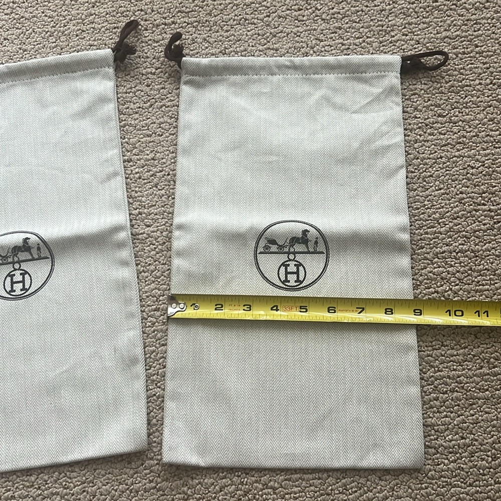 Hemes large shoe dust bag (set) 8.5in x 15.5in - Picture 4 of 6